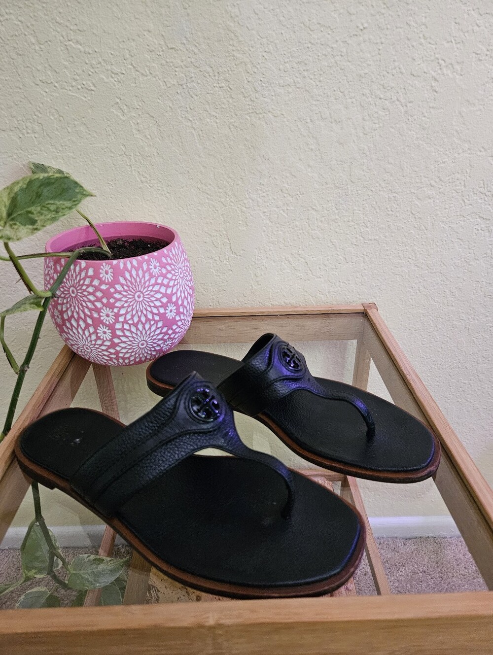 Tory Burch Carson Thong Welt Black Leather Logo Sandals Sz 8